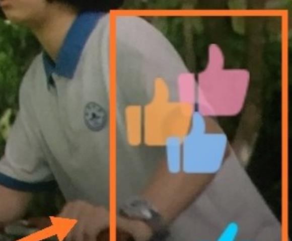 qq自动点赞怎么设置