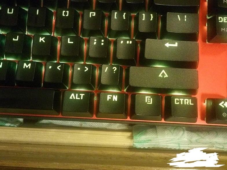 如何设置机械键盘背光灯