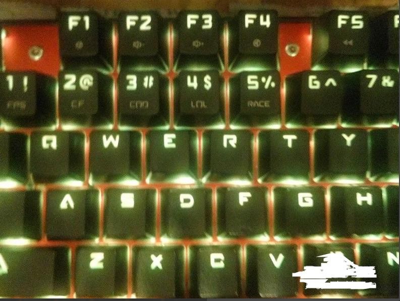 如何设置机械键盘背光灯