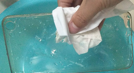 硅胶手机套变黄怎么洗白