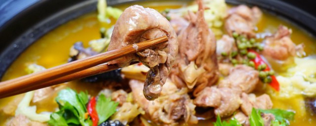 泡姜鸡的正宗做法 泡姜炒嫩鸡的烹饪办法分享