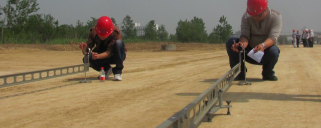 公路弯沉检测方法 贝克曼梁法测路基路面弯沉的方法