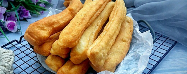 炸油条的做法和配方窍门 炸油条的做法介绍和配方及窍门