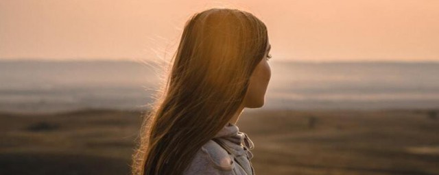 感慨生活不易心酸无奈的句子 关于感慨生活不易心酸无奈的句子