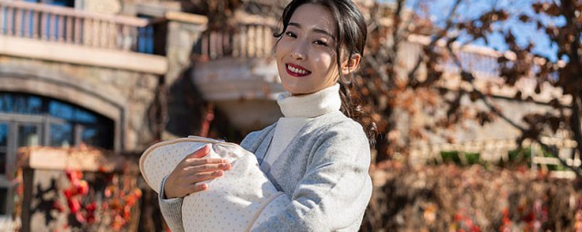 新生儿喂养的准确办法 新生儿多久喂一次最合适