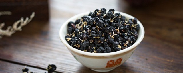 黑枸杞如何清洗 黑枸杞应该怎么洗干净呢