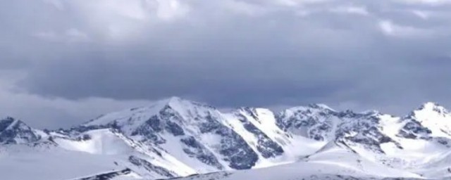 过雪山草地的歌词 过雪山草地的歌词赏析