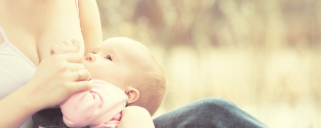 母乳憋多久就不能喂了 母乳憋多久就不能喂了