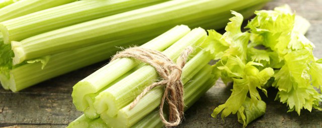 芹菜不能和什么食物一起吃 哪些食物不能和芹菜一起吃