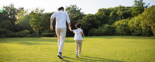 幼儿园父亲节祝福语简短 幼儿园父亲节祝福语