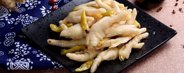 如何制作好吃的网红酸辣无骨鸡爪 制作好吃的网红酸辣无骨鸡爪的方法