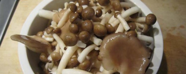 草菇汤的家常做法 草菇汤的次序