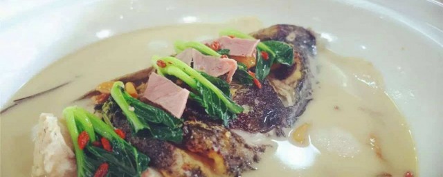 鱼头豆腐煲简单做法 怎么做鱼头豆腐煲