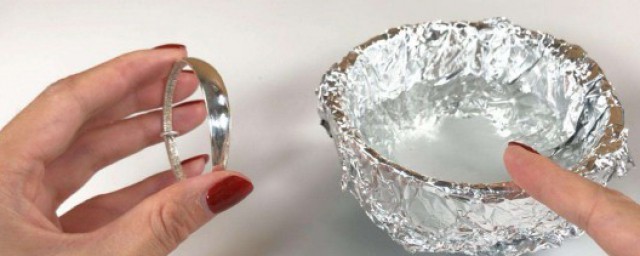 纯银如何清洗 怎么清洗自己的银器首饰
