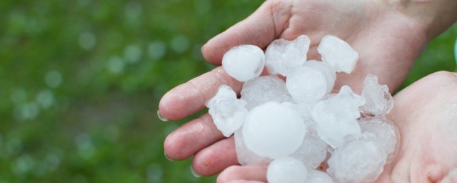 冰雹砸车保险赔吗 冰雹砸车保险赔不赔