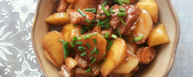 家常土豆烧肉的做法 怎么做家常土豆烧肉