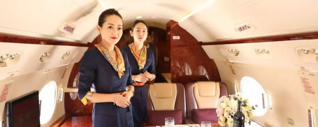 空姐脖子上丝巾的作用 空姐脖子上丝巾作用介绍