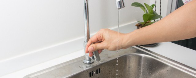 水在日常生活中的三个作用 生活中水的作用简介