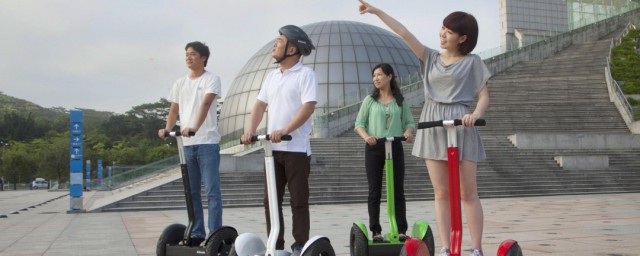 如何正确地学会骑平衡车 正确地学会骑平衡车的方法
