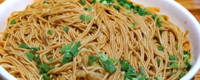 怎么制作葱油酱拌面 葱油酱拌面做法