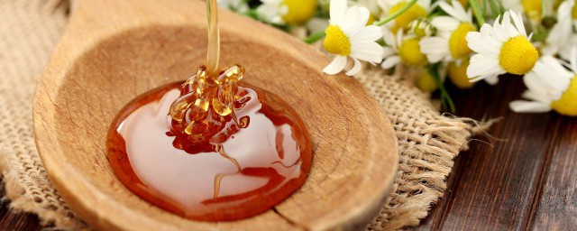 什么是天然成熟蜂蜜 天然成熟蜂蜜是什么