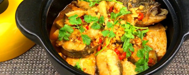 砂锅焗鲈鱼的做法 砂锅焗鲈鱼的制作方法