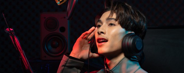 当爱在靠近歌词刘若英 歌曲当爱在靠近歌词