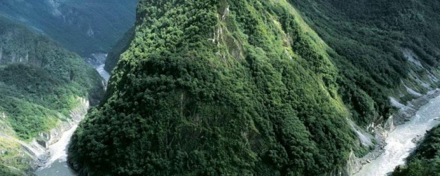 雅鲁藏布江大峡谷简介 关于雅鲁藏布江大峡谷简介