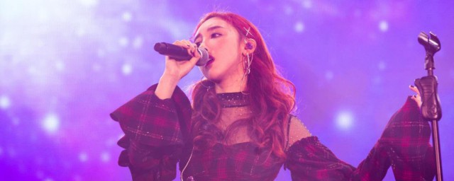 因为我就这样随时间在发光是什么歌 歌曲我就这样歌词欣赏