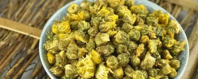 菊花茶有哪些功效 菊花茶的功效简介