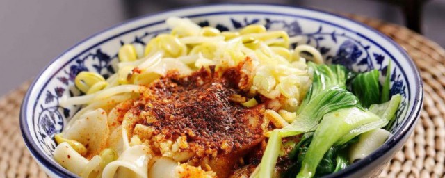油泼面做法 油泼面如何做