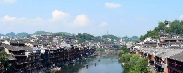 湖南凤凰古城的建筑布局是什么 湖南凤凰古城的建筑布局是如何的
