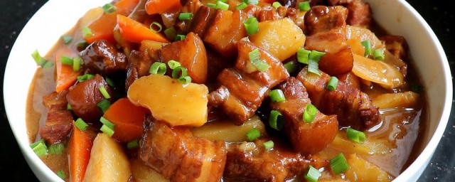 如何制作闽南五花肉焖土豆 闽南五花肉焖土豆做法