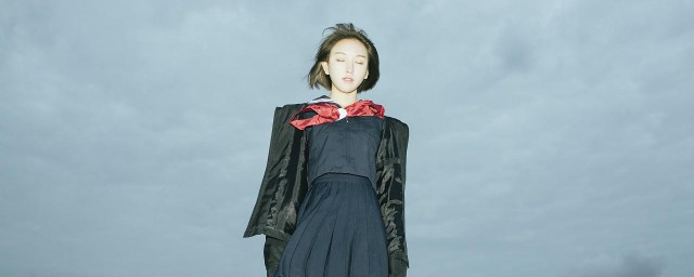 时间像无声的匕首抹杀多少狂妄的念头是什么歌 歌曲半生出走歌词欣赏