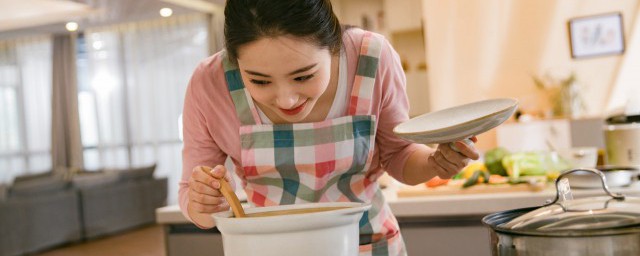 煮鸡汤放花椒好喝吗 炖鸡汤放花椒好不好喝