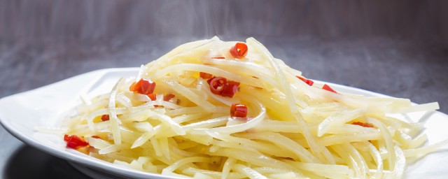 土豆丝焯水用冷水还是热水 土豆丝焯水用热水吗