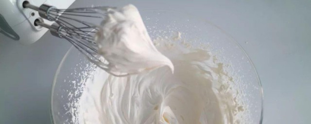 奶油打发成豆腐渣补救方法 奶油打成豆腐渣怎么办
