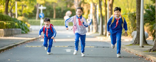 适合小学生讲的英雄故事 适合小学生讲的英雄故事三则