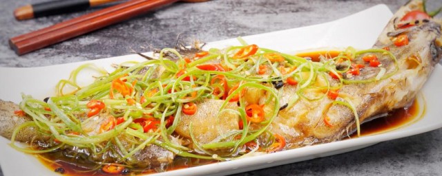 家常清蒸鲽鱼方法 清蒸鲽鱼的烹饪技巧