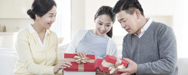成人礼送什么 适合成人礼送的礼物
