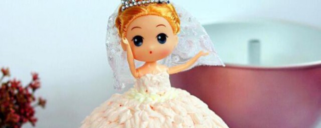 芭比公主蛋糕的做法 芭比公主蛋糕如何做