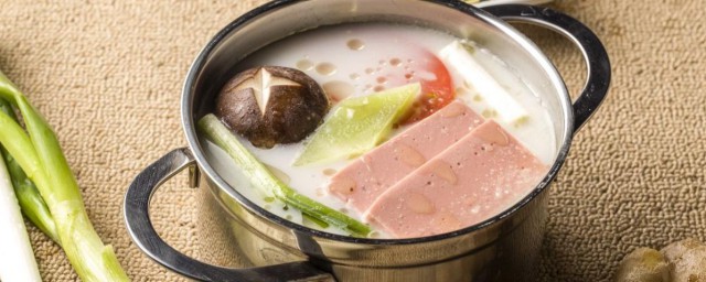 火锅的锅底配料三鲜有几种 三鲜火锅分成哪几种