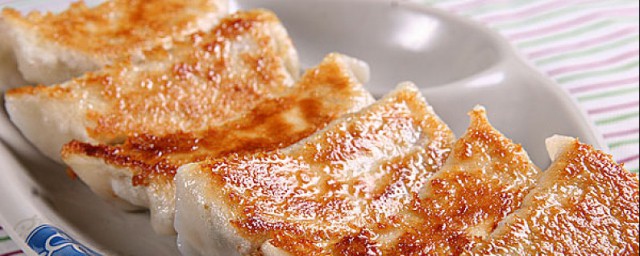 手工煎饺的做法 煎饺最家常的做法分享