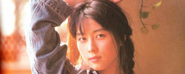 坂井泉水的个人资料简介 坂井泉水的个人资料简介内容