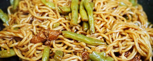 豆角焖面的家常做法步骤如下 豆关于角焖面的家常做法步骤
