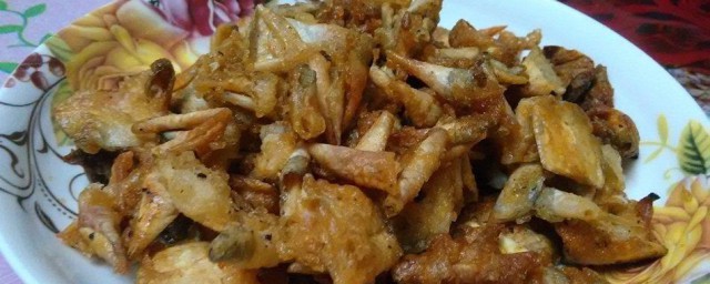 鱼鳞如何做好吃 椒盐炸鱼鳞的烹饪要领分享