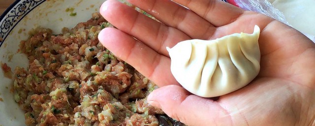 大葱饺子馅怎么调好吃 怎么调大葱饺子馅
