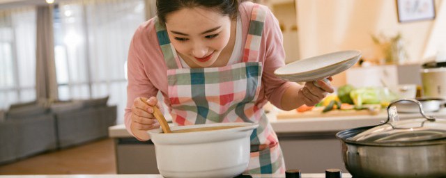 炖鸡如何炖才好吃 炖鸡的家常做法