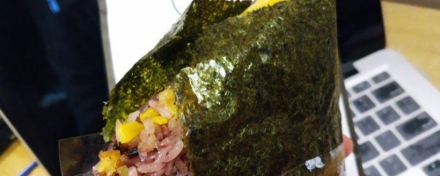 海苔饭团的做法 海苔饭团的做法简单介绍