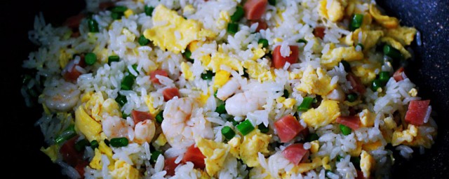 鹅蛋虾仁炒饭的做法 怎样做鹅蛋虾仁炒饭